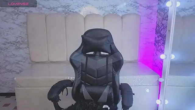 Maleja v  online show from November 20, 1:22 pm