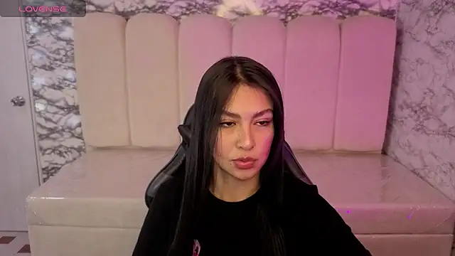 Maleja v  online show from December 3, 1:42 pm