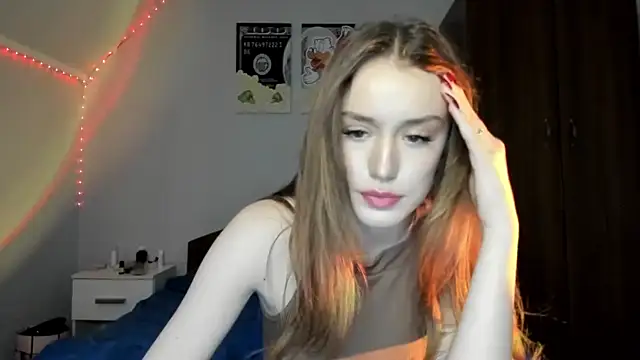 tinyglow online show from December 17, 12:05 am