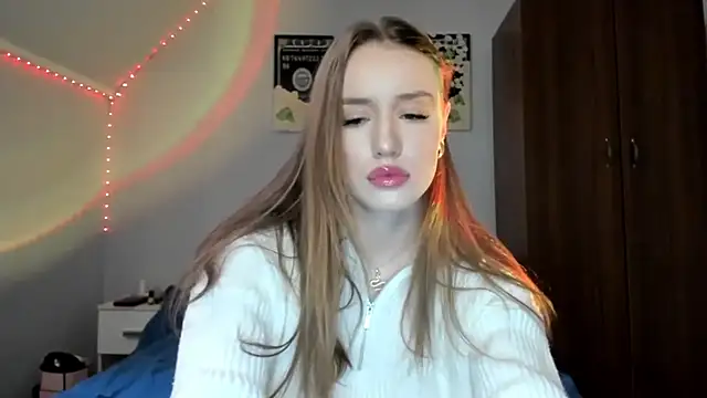 tinyglow online show from December 18, 6:25 pm