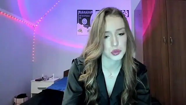 tinyglow online show from December 19, 7:26 am