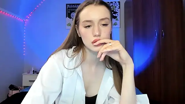 tinyglow online show from February 5, 7:51 pm