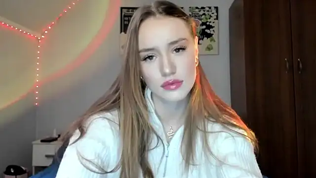 tinyglow online show from April 11, 10:03 pm