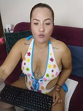 Snapshot of YessikaBaker1_ chatting on November 28, 1:47 pm YessikaBaker1 online show from November 28, 1:47 pm