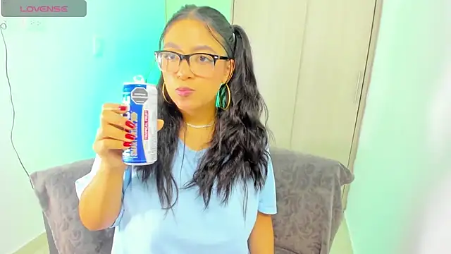 evelisse  online show from April 5, 4:09 am