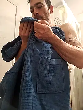 platone09 online show from March 31, 4:40 pm