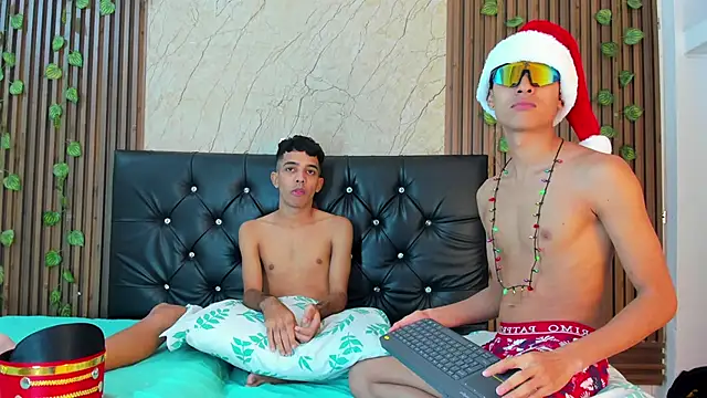 Snapshot of LiamSammer chatting on December 16, 5:56 am LiamSammer online show from December 16, 5:56 am