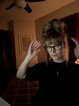 sofrancy online show from December 1, 10:37 pm