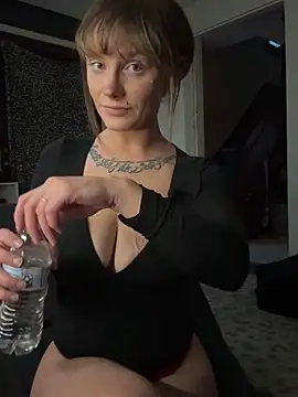 sofrancy online show from December 20, 10:06 pm