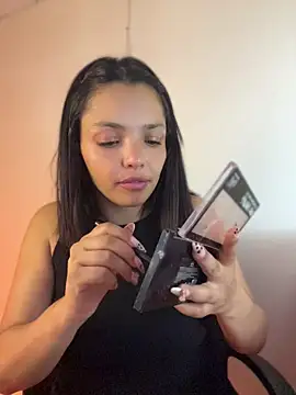 Snapshot of LaraDanverss chatting on May 7, 9:31 pm LaraDanverss online show from May 7, 9:31 pm