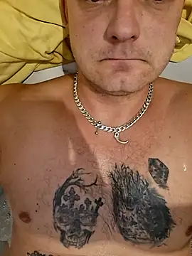 PiotrStasiorowski40 online show from November 14, 9:02 pm