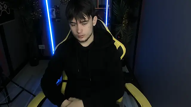 AlejandroEllias online show from January 13, 5:24 am