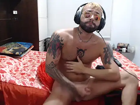 cosplayerfiit online show from November 14, 9:13 pm