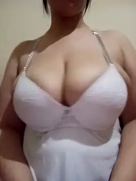 Maryam89six online show from November 29, 6:44 pm