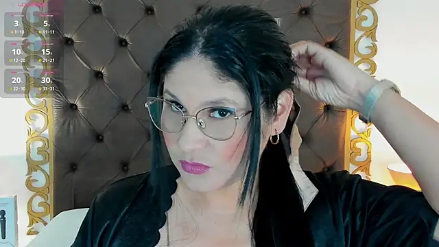 AlinaMilf online show from April 12, 7:30 pm