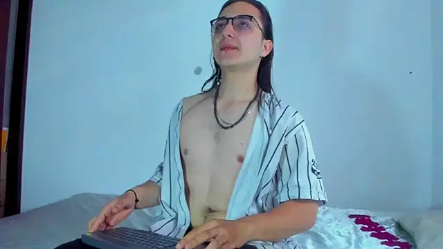 Snapshot of Amoneth_Xx chatting on November 22, 4:39 pm Amoneth Xx online show from November 22, 4:39 pm