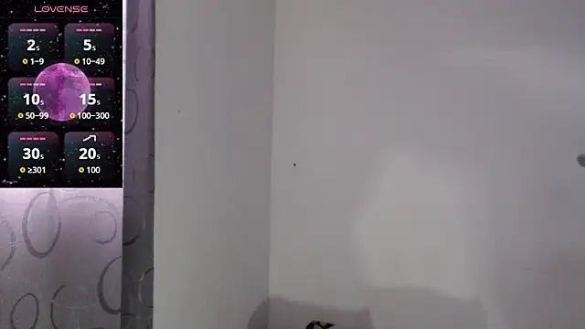 Snapshot of Amoneth_Xx chatting on December 17, 8:15 pm Amoneth Xx online show from December 17, 8:15 pm