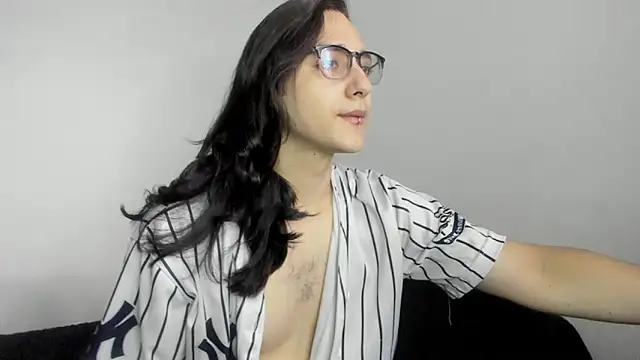 Snapshot of Amoneth_Xx chatting on December 18, 8:59 pm Amoneth Xx online show from December 18, 8:59 pm