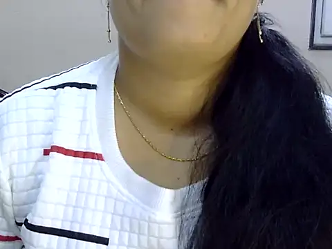 Muskan Jha online show from August 6, 5:42 am