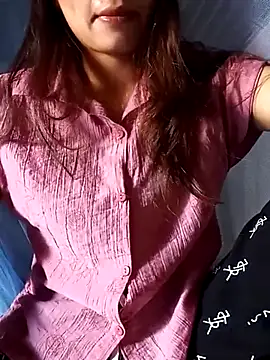 Snapshot of _Su-Su_ chatting on May 19, 8:53 am Su-Su online show from May 19, 8:53 am