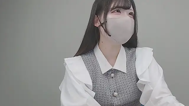 Snapshot of Hina_zzz chatting on November 19, 6:02 am Hina zzz online show from November 19, 6:02 am