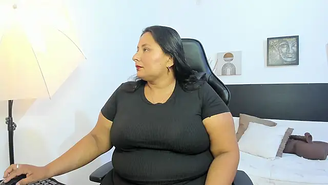 BWW-CINDY11 online show from January 19, 3:32 am