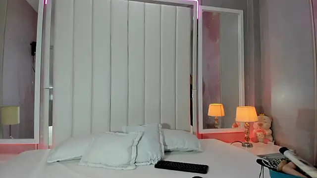 Kendall curves online show from June 7, 9:18 pm