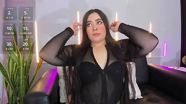 Snapshot of Monserrat_J chatting on November 20, 1:39 am Monserrat J online show from November 20, 1:39 am