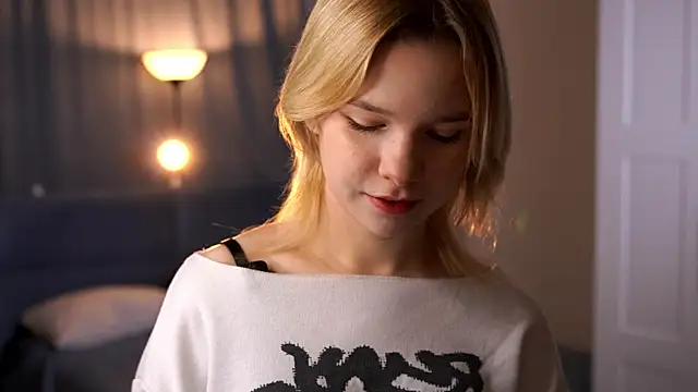 PhillisEsplin online show from December 1, 8:03 pm