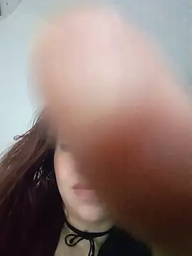 Snapshot of emy_ross_ chatting on November 30, 10:14 pm emy ross online show from November 30, 10:14 pm