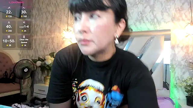 LILITH LIBELULA online show from December 4, 7:33 pm