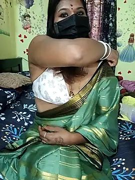 Snapshot of Premalatha_28 chatting on February 9, 4:38 am Premalatha 28 online show from February 9, 4:38 am