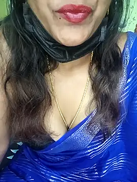 Snapshot of Premalatha_28 chatting on February 10, 6:01 pm Premalatha 28 online show from February 10, 6:01 pm