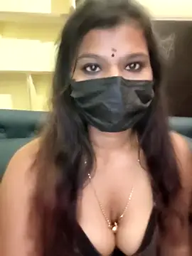 Snapshot of Premalatha_28 chatting on March 4, 11:11 pm Premalatha 28 online show from March 4, 11:11 pm