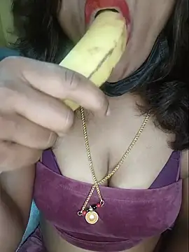 Snapshot of Premalatha_28 chatting on June 23, 5:33 pm Premalatha 28 online show from June 23, 5:33 pm