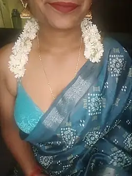 Snapshot of Premalatha_28 chatting on July 6, 5:15 pm Premalatha 28 online show from July 6, 5:15 pm
