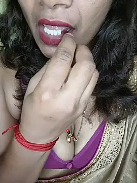 Snapshot of Premalatha_28 chatting on July 10, 6:10 pm Premalatha 28 online show from July 10, 6:10 pm