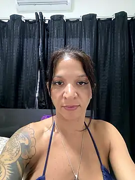 Snapshot of biadominatrix chatting on January 8, 7:16 pm biadominatrix online show from January 8, 7:16 pm