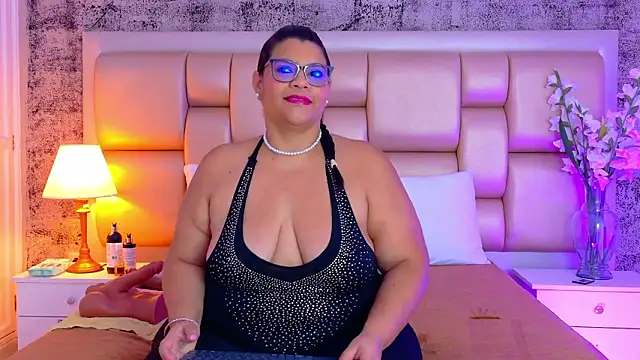 Snapshot of SelennaCooper chatting on March 1, 12:07 pm SelennaCooper online show from March 1, 12:07 pm