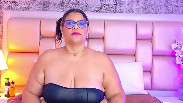 SelennaCooper online show from March 12, 11:49 am