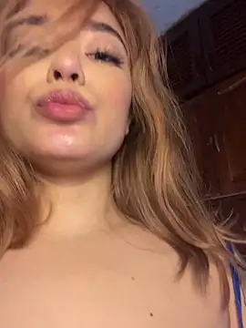 Snapshot of Xxx_Amy chatting on February 15, 9:41 am Xxx Amy online show from February 15, 9:41 am
