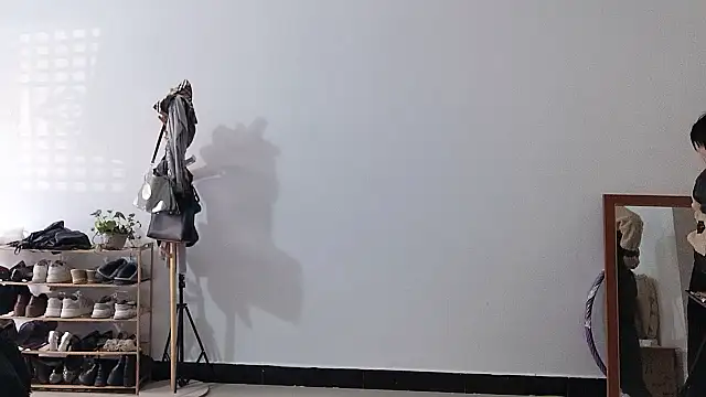 adele8731 online show from December 18, 2:50 am