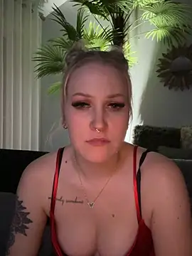 Wet Kymistry online show from November 16, 4:40 am