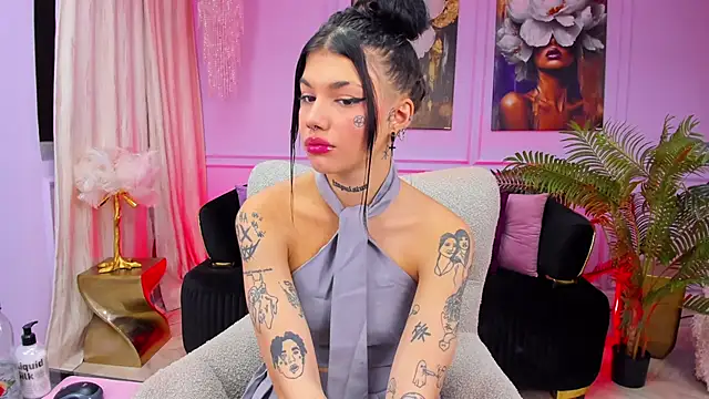 YasminWild online show from December 22, 5:04 am