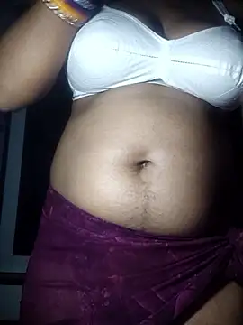 Snapshot of sexy_pihu9 chatting on April 11, 6:01 pm sexy pihu9 online show from April 11, 6:01 pm