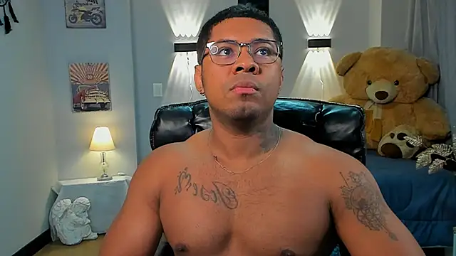 Snapshot of LEONHDZ chatting on November 17, 3:12 am LEONHDZ online show from November 17, 3:12 am