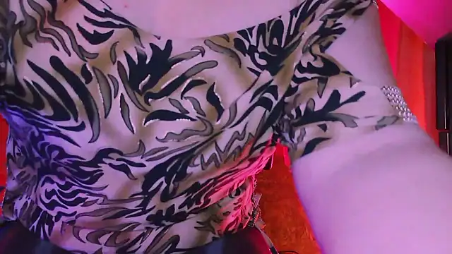 BESTLOLA online show from January 13, 8:41 am