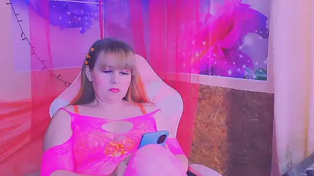 BESTLOLA online show from April 7, 9:10 am