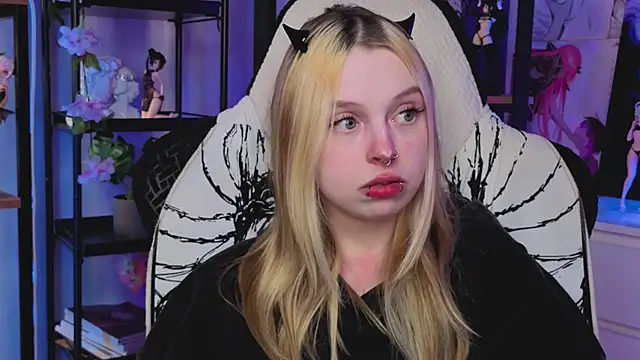 ElvenQueen online show from December 5, 4:03 pm