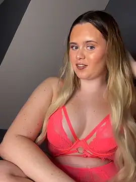 Blonde Bunny online show from November 22, 9:14 pm